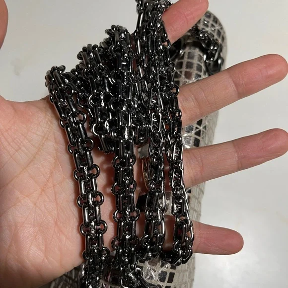 CHANEL Silver Mirror Reissue 2.55 Special edition Quilted Shoulder Bag - Picture 3 of 16